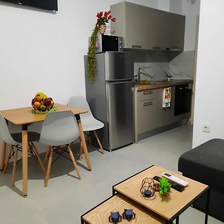 Kalofas Amaryllis Apartment *